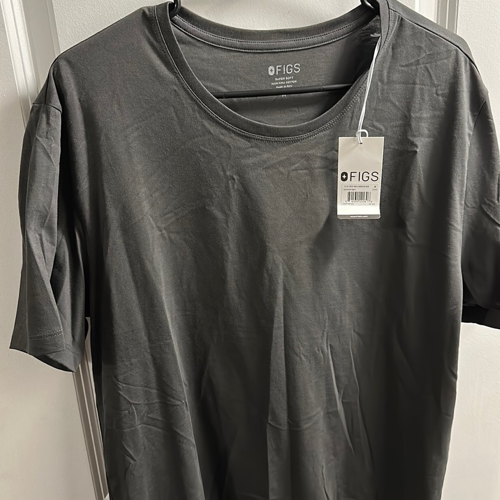 Figs Men’s Charcoal Super Soft - Shortsleeve Underscrub - NEW WITH TAGS (Medium)